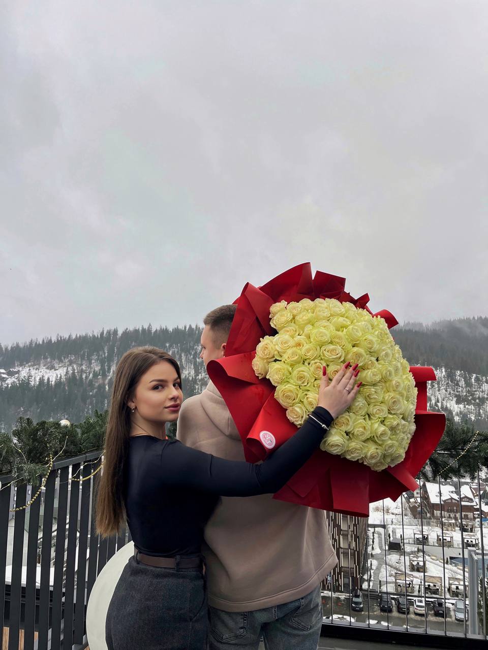 101 біла троянда