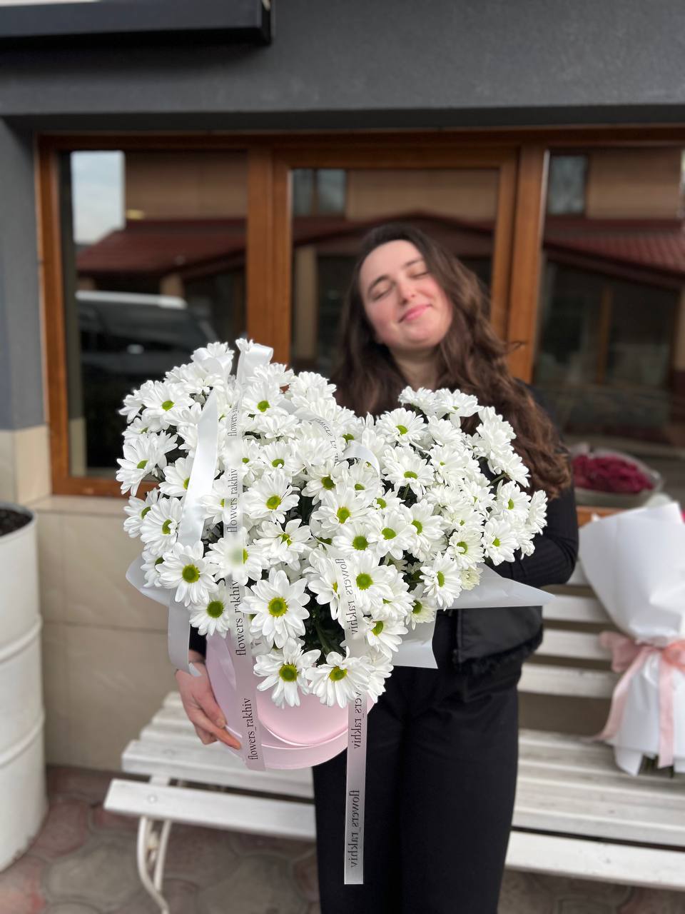 Сердце з хризантем в коробці