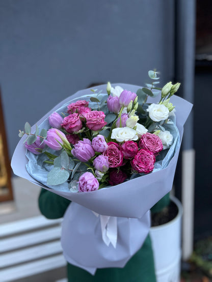 Комбінований букет з тюльпанами