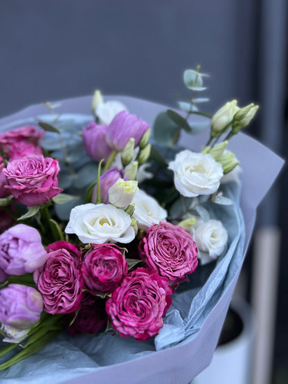 Комбінований букет з тюльпанами