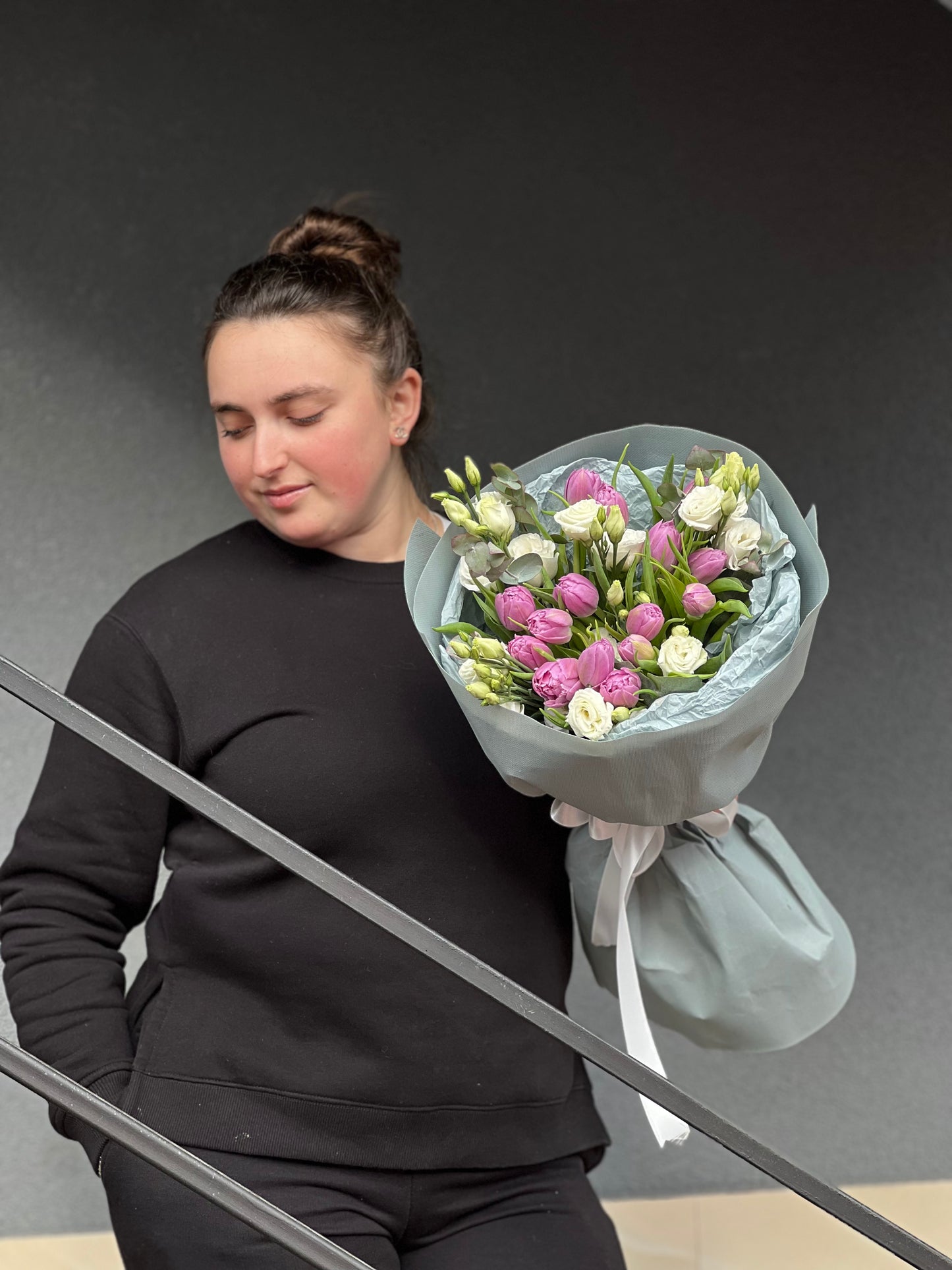 Тюльпани з еустомою