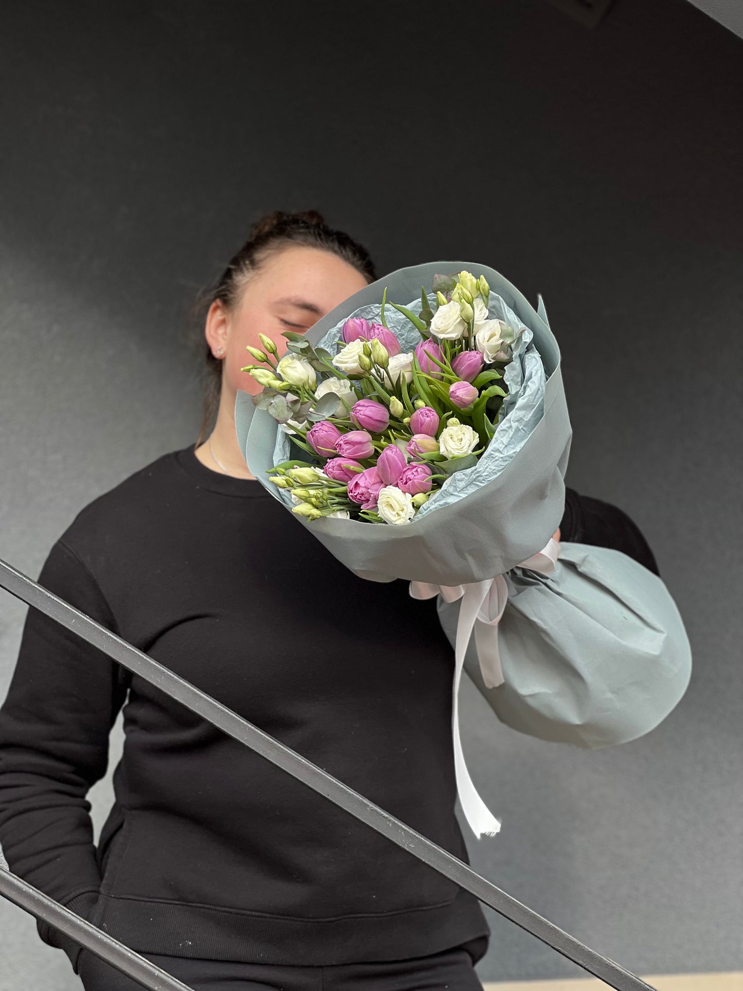 Тюльпани з еустомою