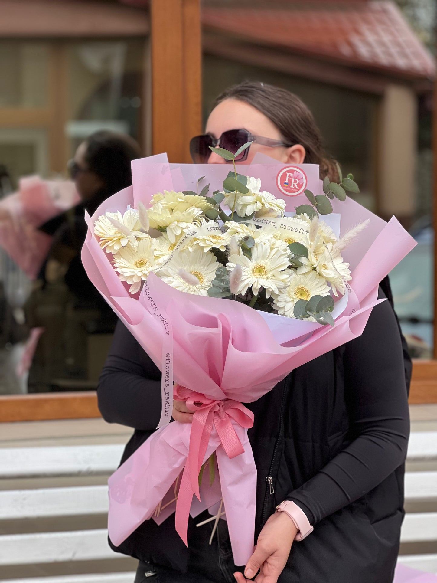 Монобукет з 15 білих гербер