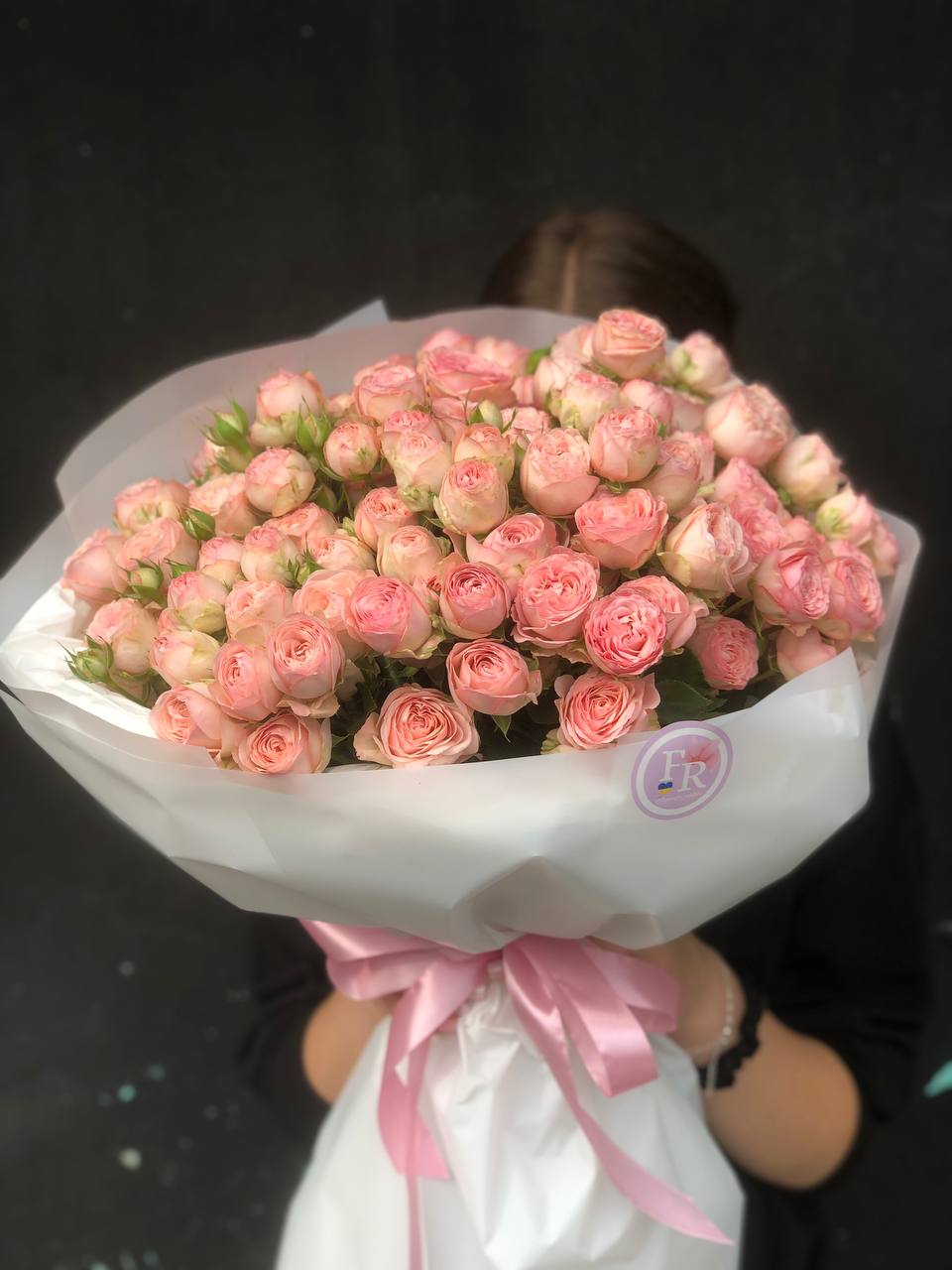 Букет з кущових троянд 15 шт