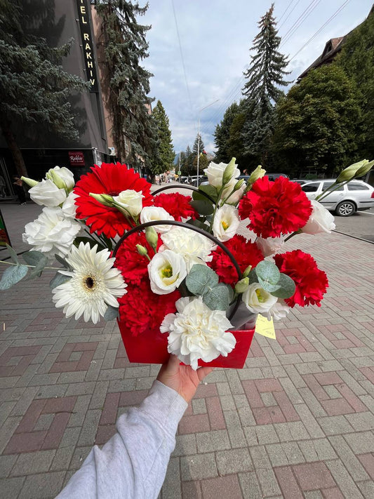 Композиція в коробці